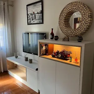 En Luis Montoto, Nervion. Centrico Apartment